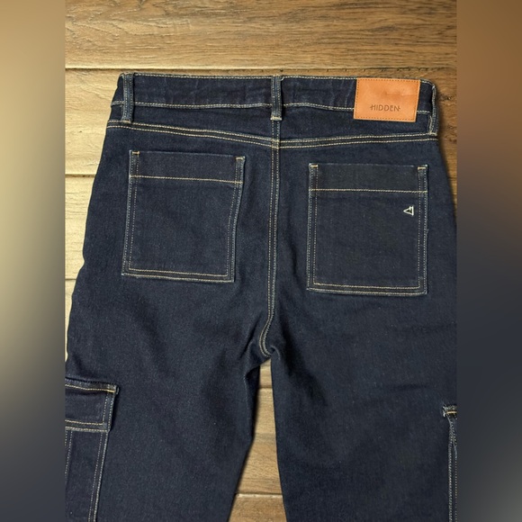 HIDDEN Dark wash cargo jeans - women’s 28 - Picture 3 of 9